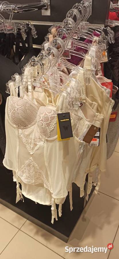 Sprzedamy hurtowo markową bieliznę