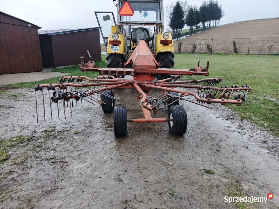 Zgrabiarka Karuzelowa do siana KUHN 3m Lubinka