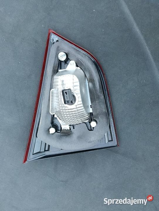 Prawa lampa w klapę Nowa Wieś Zbąska