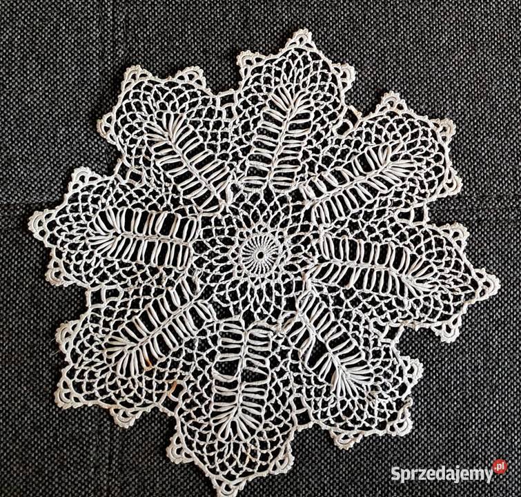 Stara mała bawełniana serwetka gwiazdka szydełko biały łódzkie Łódź