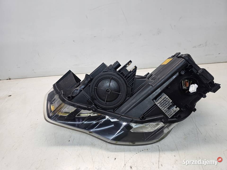 REFLEKTOR BI XENON PRAWY PRZÓD AUDI A1 8X Przystajń
