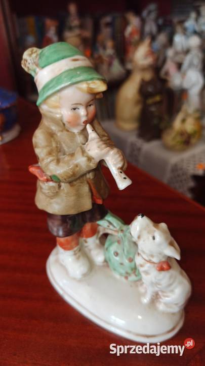 Figurka chłopca grającego na flecie pieskowi pomorskie Gdańsk