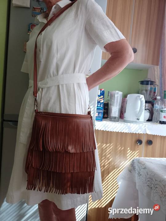 Brązowa duża torebka listonoszka z frędzlami z Moda i Styl Kraków