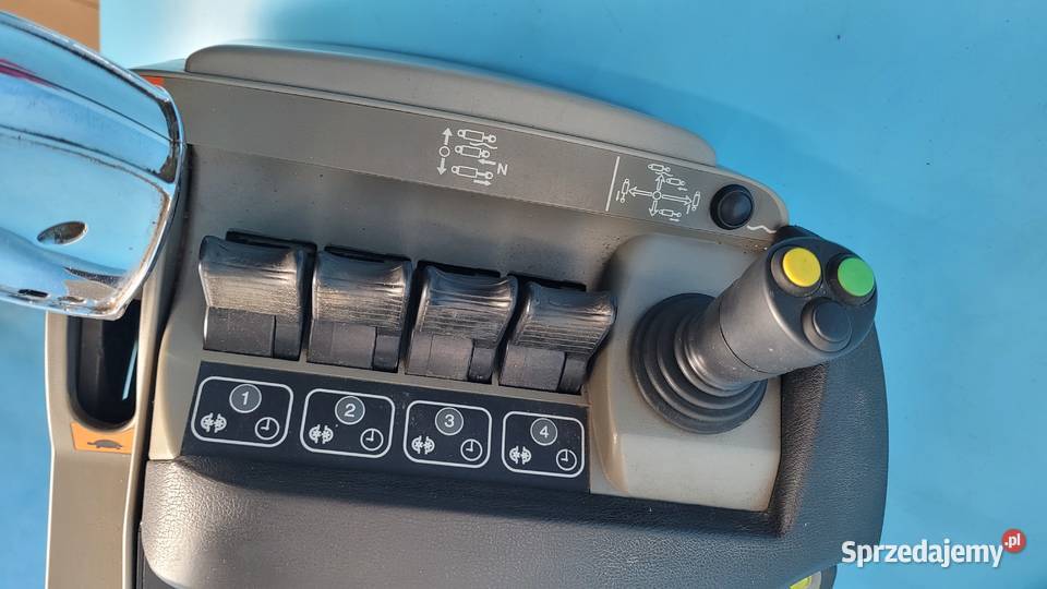 CASE IH PUMA 145 12r PODŁOKIETNIK PANEL Elektryka i zapłon Elektryka i zapłon Kolno