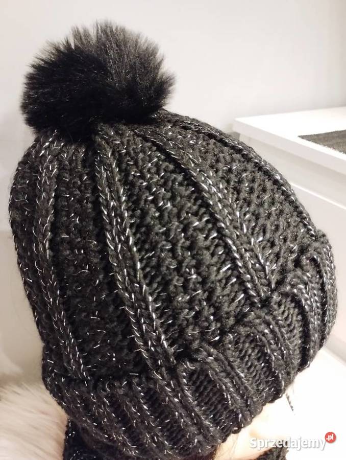 Zestaw czapka z kominem czarna ze srebrną nitką Hażlach