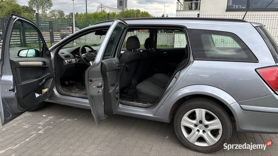 Opel Astra Kombi diesel 13 2008 pierwszy Warszawa