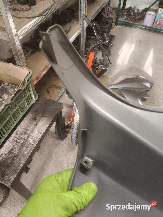 Prawa czasza Aprilia Atlantic 125 Dębica