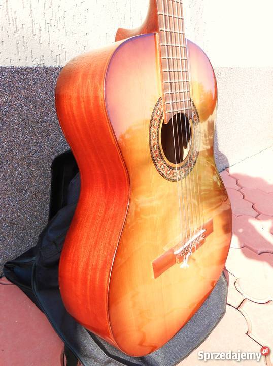 Sprzedam gitarę klasyczną SONATA łódzkie