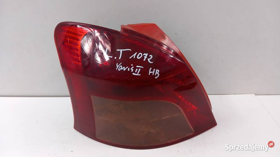 TOYOTA YARIS II HB LAMPA TYŁ LEWY Zbierkowo
