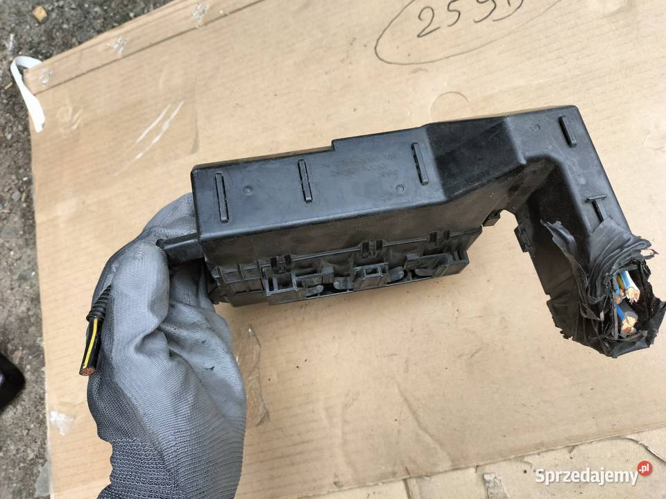 NISSAN PRIMERA P12 SKRZYNKA BEZPIECZNIKÓW lubelskie