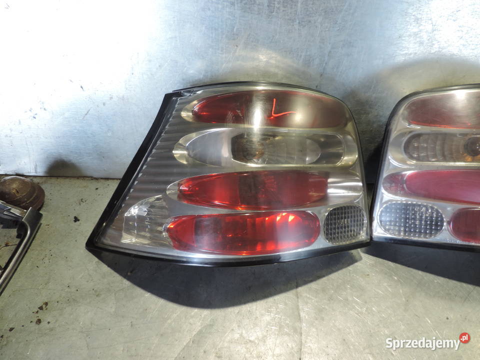 LAMPA PRAWY LEWY TYLNA VW GOLF 4 KOMPLET