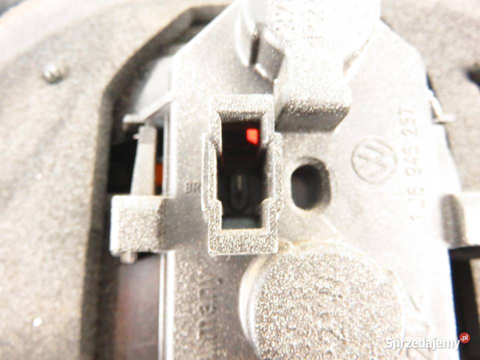 LAMPA LEWA TYLNA VW GOLF IV 1J6945111S osobowe Lampy tylne