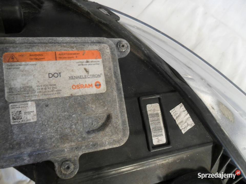 Lampa Przednia Prawa Ford Focus MK3 Xenon osobowe Nowy Tomyśl