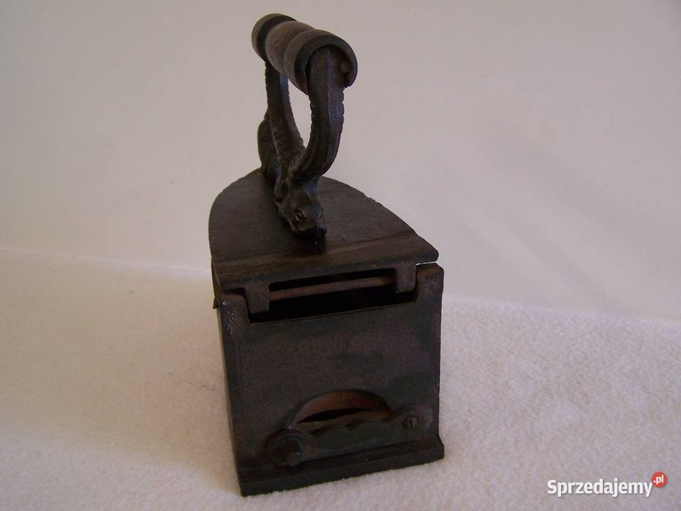 Zabytkowe żelazko na węgiel żeliwne z drewnianą Antyki, Sztuka, Kolekcje Koszalin