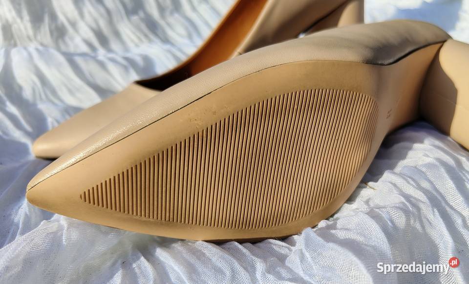 Wysokie buty Reserved 39 beżowe słupek na inna Szczecin
