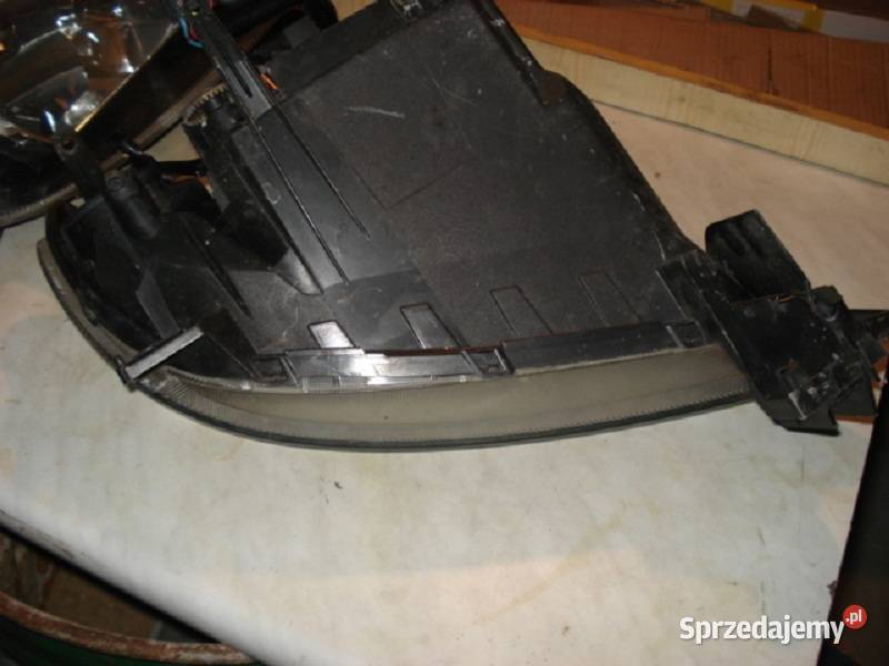 mazda 2 lampa przednia lewa Rok produkcji 2005
