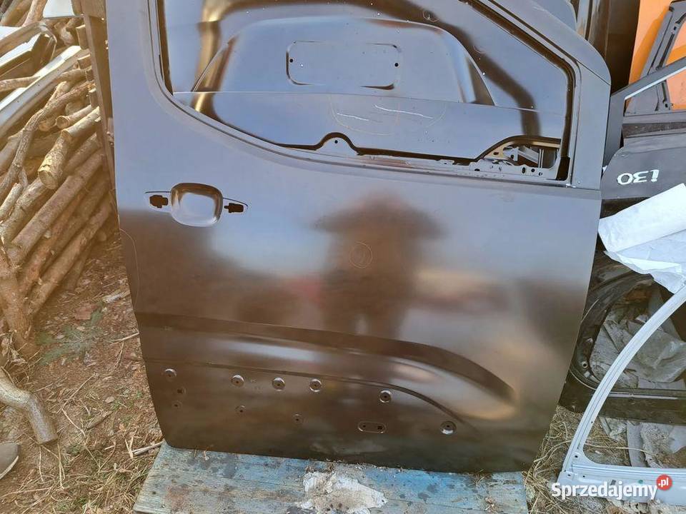 Drzwi prawe przednie 9843488980 Opel Combo E