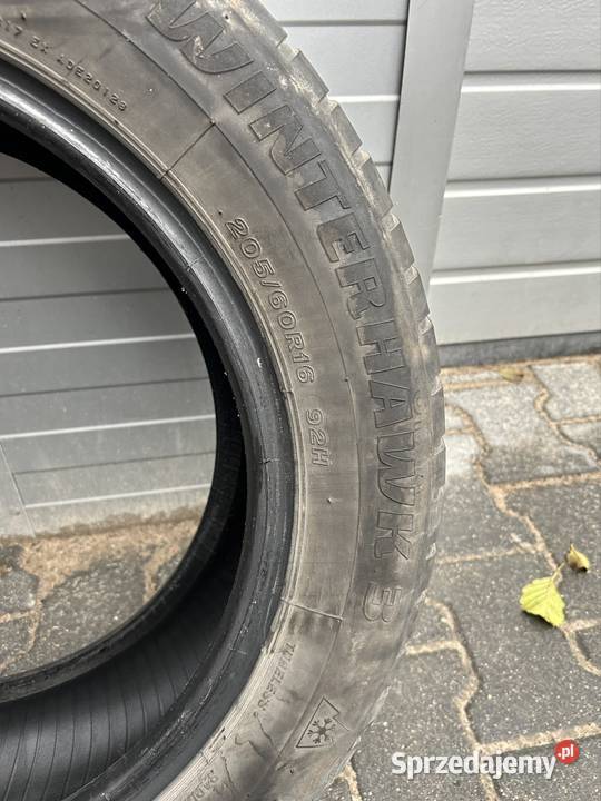 Dwie opony zimowe 2056016 Ogrodniczki