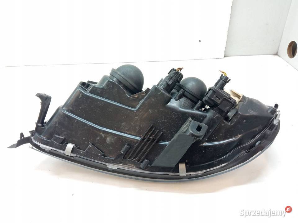 LAMPA PRZÓD PRAWA EU 084421124R Opel Omega III
