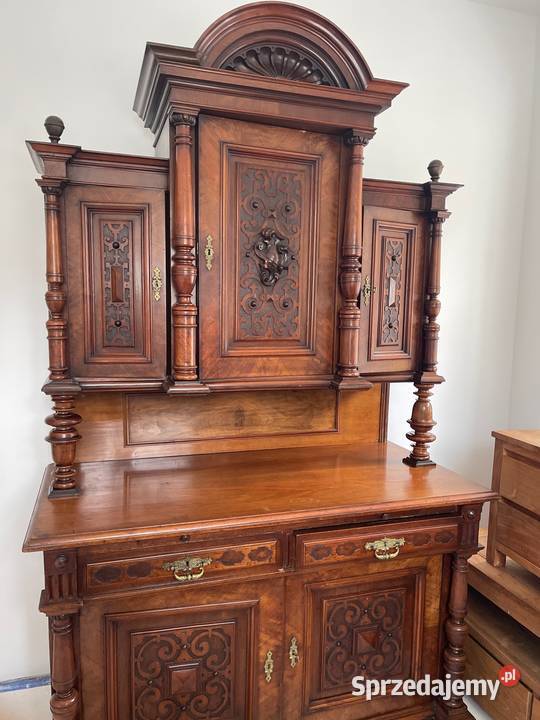 Piękny stary drewniany kredens dolnośląskie