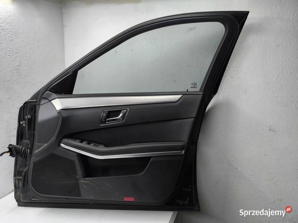 DRZWI PRAWY PRZÓD KOMPLETNE EKLASA W212 sprzedam