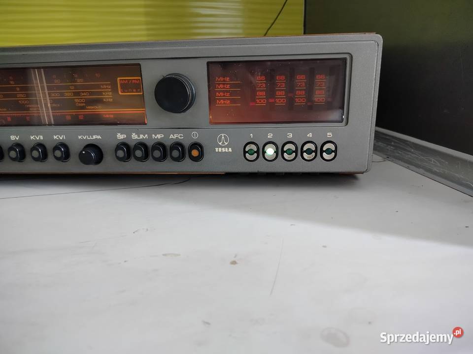 Tesla 3606A to stacjonarny stereofoniczny Radioodtwarzacze