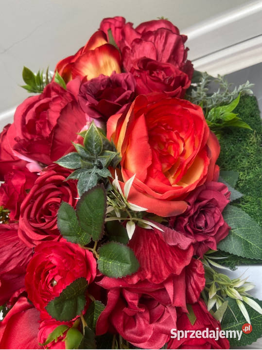 Kompozycja kwiaty sztuczne cmentarz