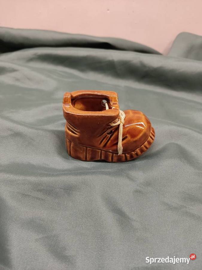 Ceramiczna figurka dekoracyjna bucik Głuchołazy sprzedam