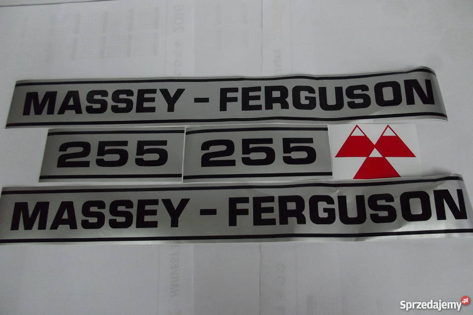 Emblematy maski silnika MF 255 URSUS nieuszkodzony Parczew
