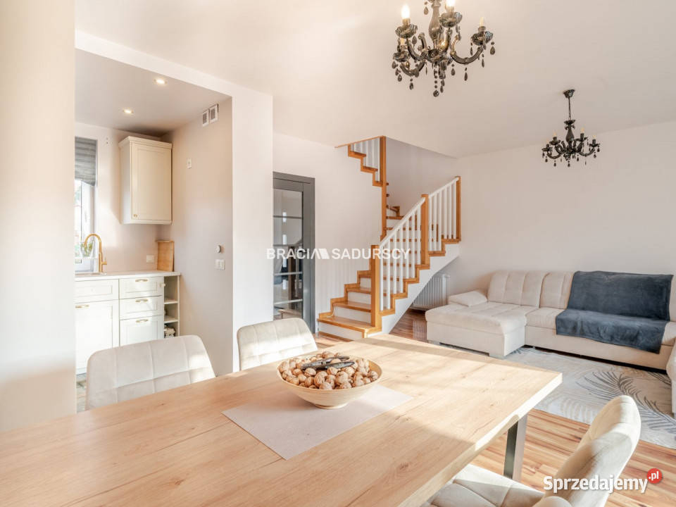 Dom szeregowy Niepołomice Oficerska 677m2 sprzedam