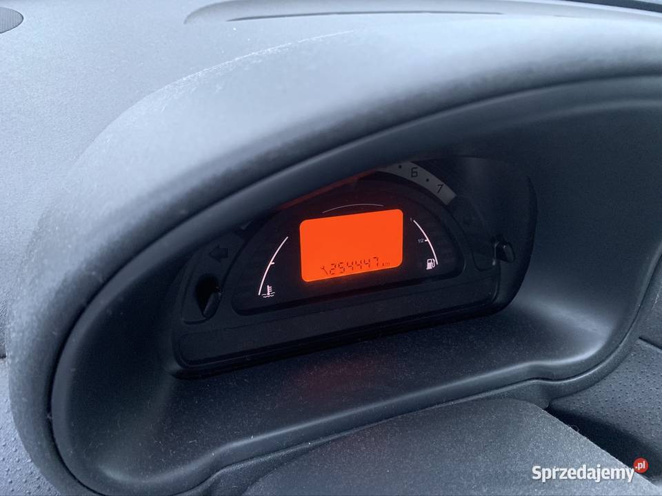 Citroen c3 dmuchnięta uszczelka na części w Rok produkcji 2004 Rzeszów