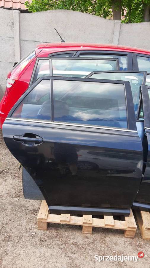 drzwi prawe lewe przód tył Toyota Avensis II t25 Dębno sprzedam