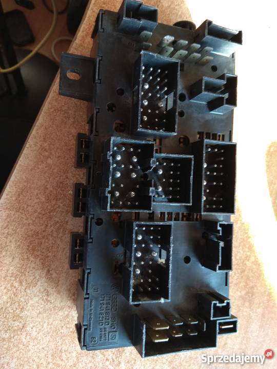 Podstawa bezpieczników i przekaźników Volkswagen Kraków sprzedam