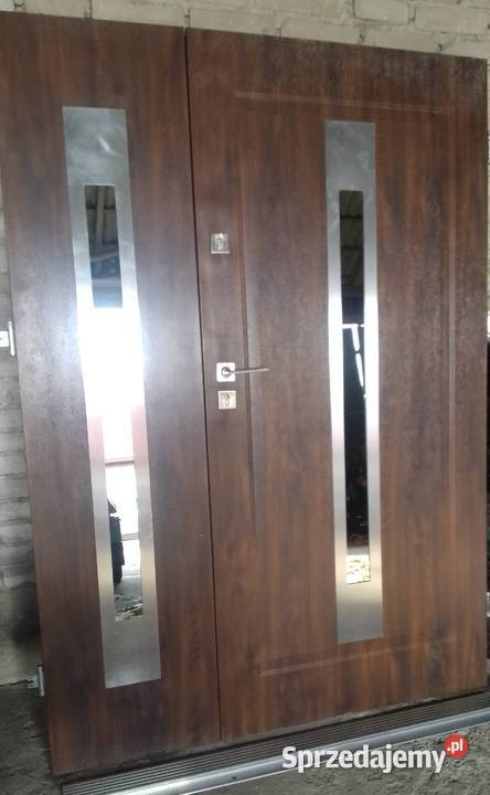 Drzwi zewnętrzne metalowe dwuskrzydłowe
