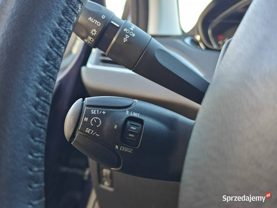 Peugeot 208 Super Wyposażenie Skóra Lekko Rok produkcji 2014 Karczew