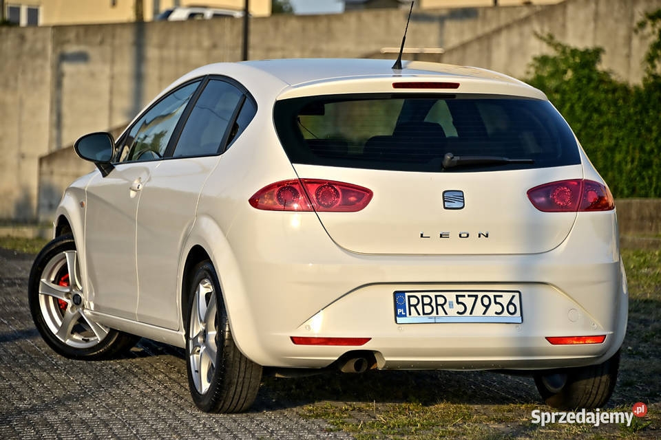 Seat Leon 14 benzyna 86 klima 100 sprawnaPDC ABS Humniska