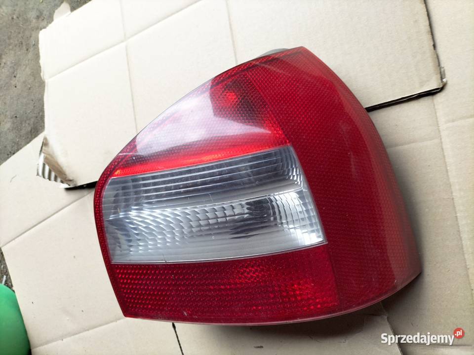 AUDI A38L A3 8L WKŁAD LAMPY TYŁ TYLNEJ PRAWEJ Kamień-Kolonia