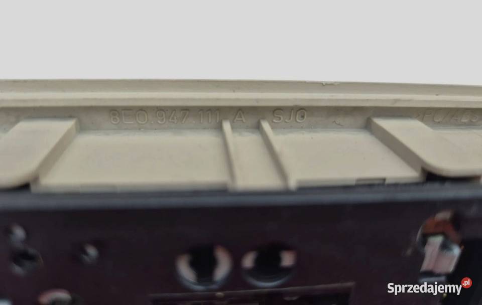 LAMPKA PODSUFITKI OŚWIETLENIE KABINY AUDI A4 B6 Działoszyce