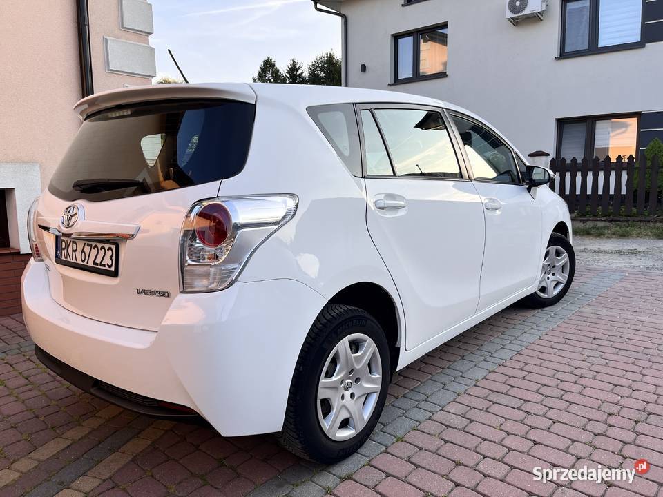 Toyota verso lift benzyna navi ładny stan 1314 Krosno