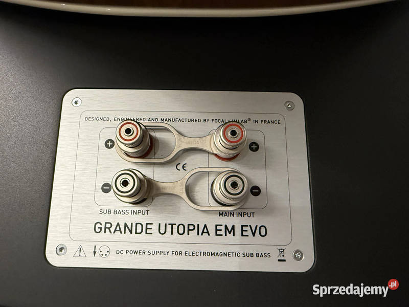 Focal Grande Utopia EM EVO Pair Natural Walnut