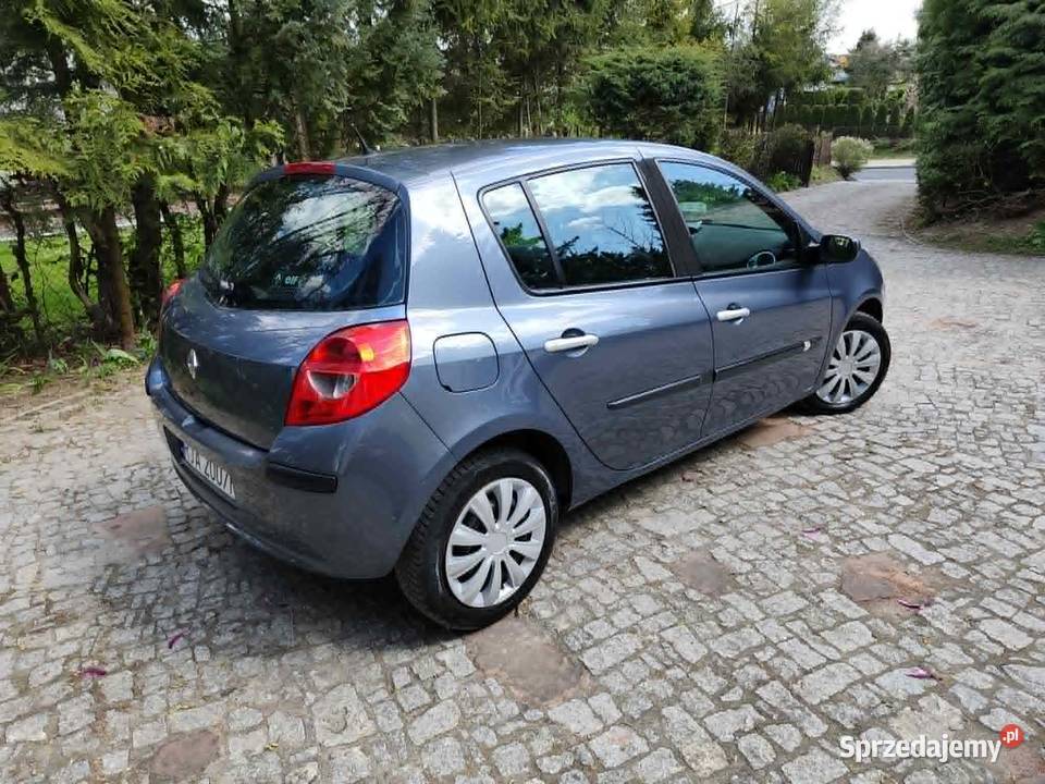 Renault Clio mały ekonomiczny