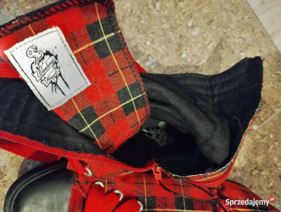Stylowe trampki czarno czerwone długie w kratkę tkanina mazowieckie Piaseczno