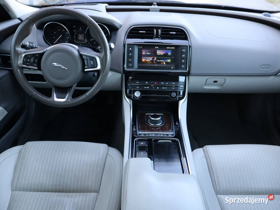 Jaguar XE 20t Piaseczno