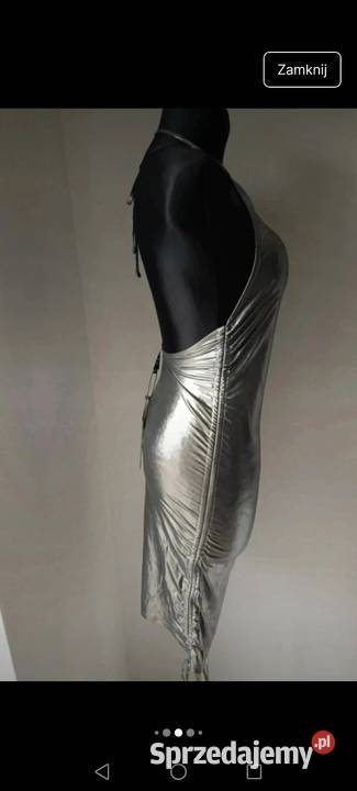 Elegancka sukienka srebna wyeksponowane plecy