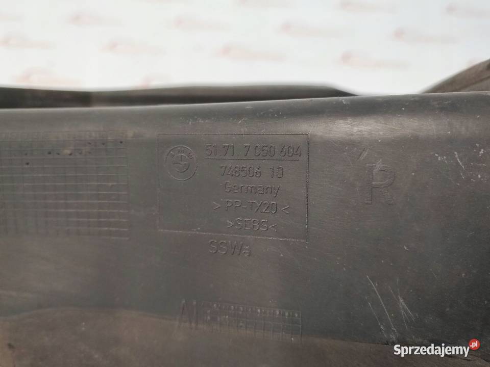 AUDI A4 B7 SLINE 07r kierownica powietrza prawa