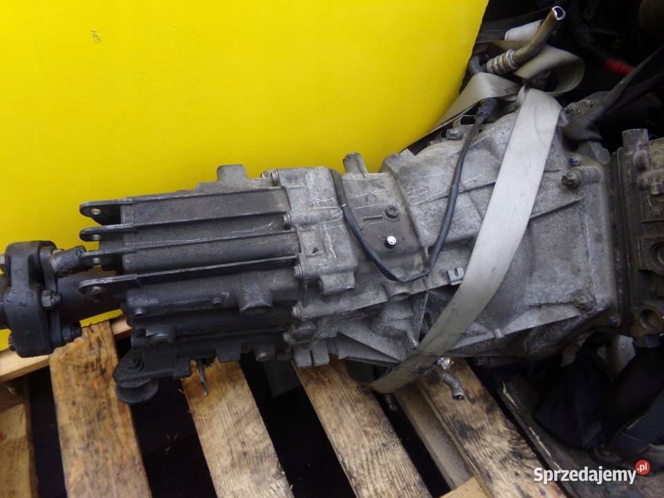 BMW E90 325i 25 B 08r 218 skrzynia biegow 6 CAT osobowe świętokrzyskie