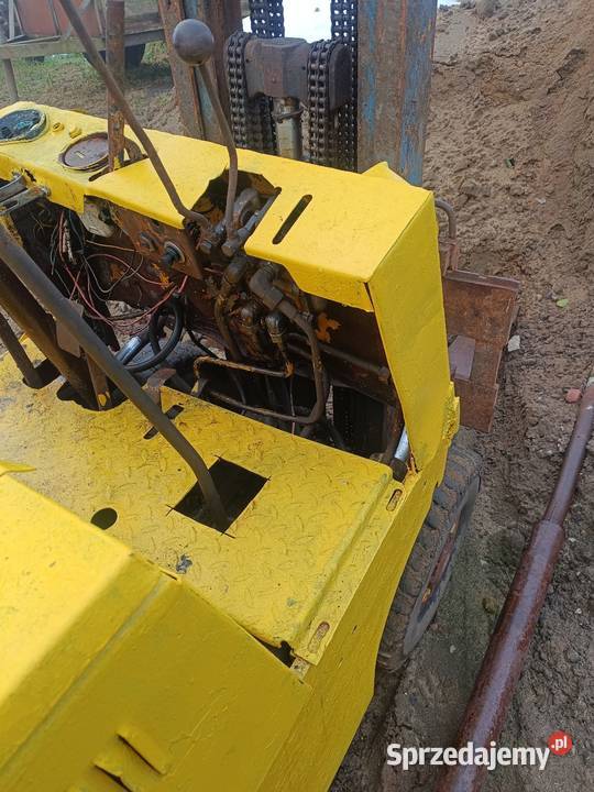 Wózek widłowy rak suchedniów silnik ursus C 330 łódzkie Pajęczno