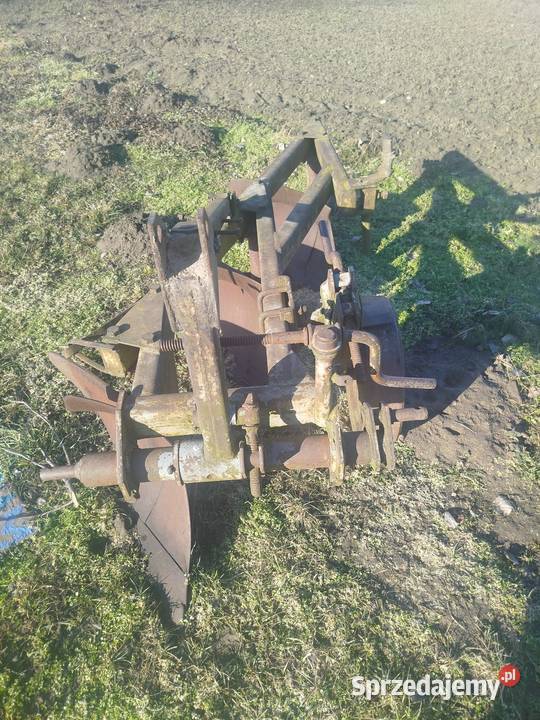 Pług 3 skibowy Maszyny uprawowe Kłodawa