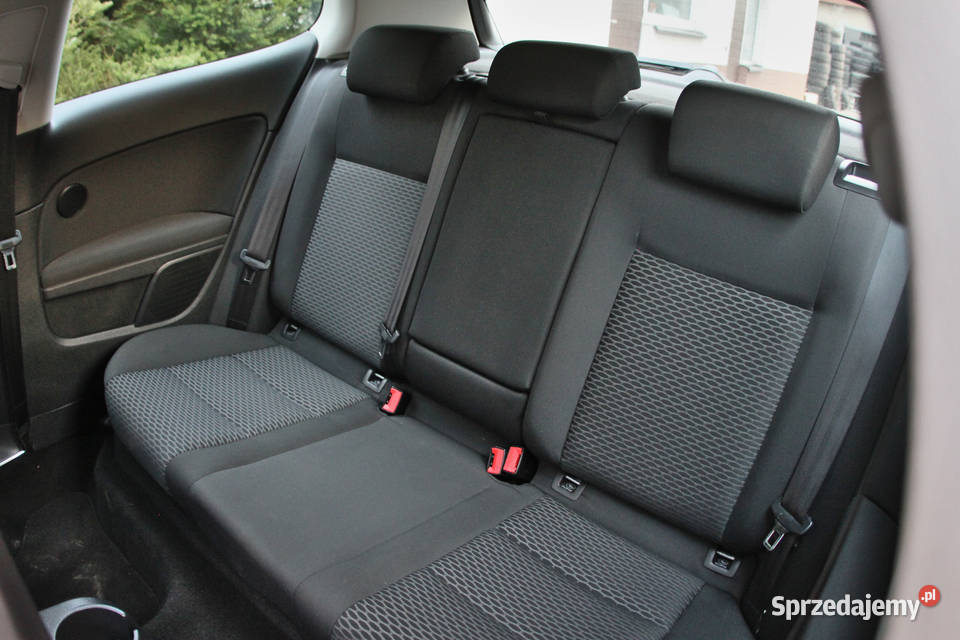 ładny stan alufelgi niski przebieg benzyna Brzeszcze