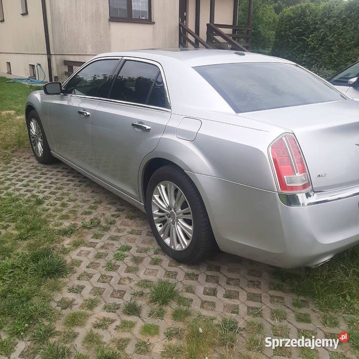 Chrysler 300 C AWD 57 HEMI Rok produkcji 2012 Płońsk sprzedam